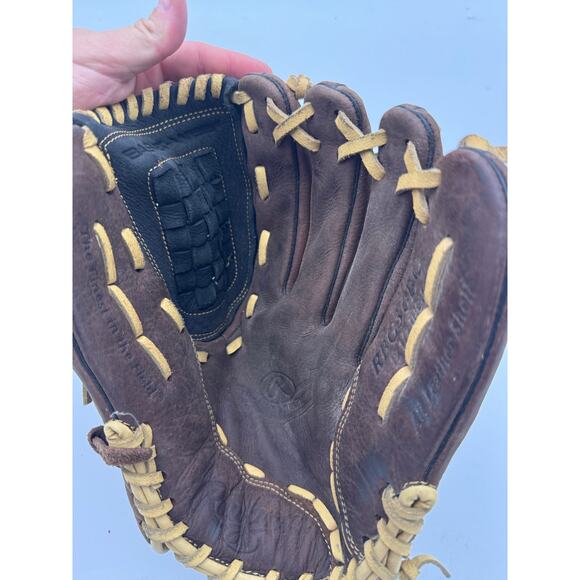 Rawlings Baseball Glove – The Gold Glove Co. - Picture 5 of 6
